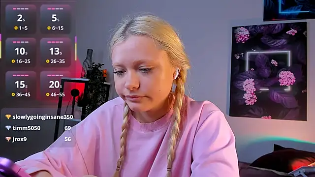 Snapshot of Millie_Vanillies chatting on 28, 11, 2025 Millie Vanillies online show from 28, 11, 2025