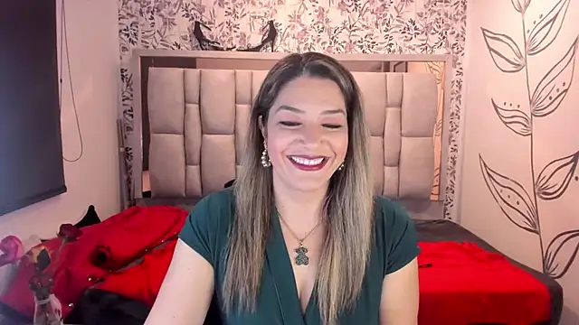 Chanel  Rose   online show from 21, 9, 2025