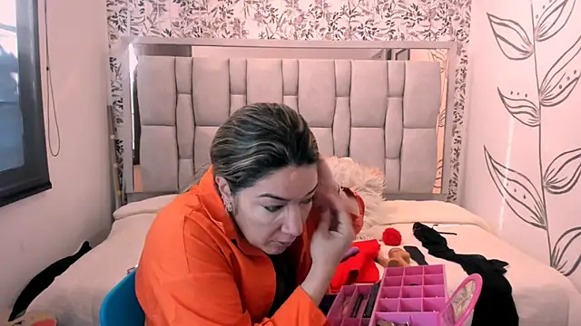 Chanel  Rose   online show from 24, 9, 2025