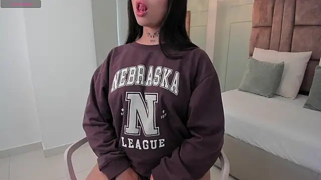 hannah miltonn online show from 6, 11, 2025