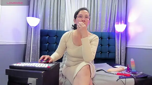 Snapshot of Oriana_Jhonson chatting on 26, 6, 2026 Oriana Jhonson online show from 26, 6, 2026