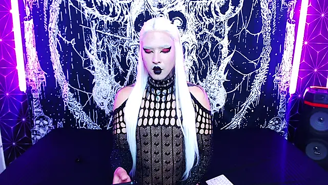 naomi satan online show from 19, 5, 2026
