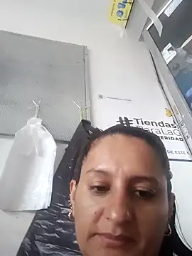 Snapshot of Titiss8921 chatting on 10, 9, 2025 Titiss8921 online show from 10, 9, 2025