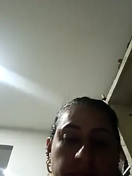 Snapshot of Titiss8921 chatting on 18, 10, 2025 Titiss8921 online show from 18, 10, 2025