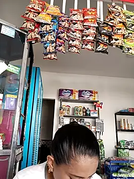 Snapshot of Titiss8921 chatting on 28, 10, 2025 Titiss8921 online show from 28, 10, 2025