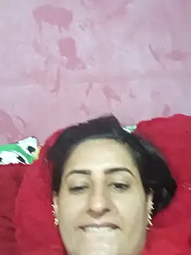 Snapshot of Titiss8921 chatting on 1, 11, 2025 Titiss8921 online show from 1, 11, 2025