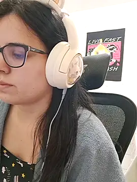 CutteGirl99 online show from 20, 10, 2025