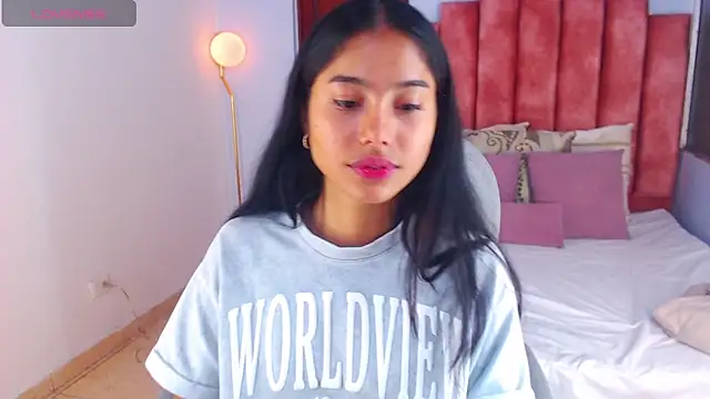 Snapshot of Milaa_Star_ chatting on 11, 10, 2025 Milaa Star online show from 11, 10, 2025