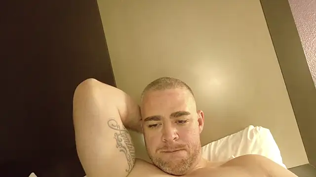 Snapshot of Dallasbest214 chatting on 31, 10, 2025 Dallasbest214 online show from 31, 10, 2025