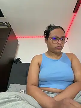 Snapshot of angels_evil chatting on 23, 11, 2025 angels evil online show from 23, 11, 2025