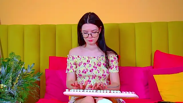 Snapshot of MelissaMays chatting on 16, 12, 2025 MelissaMays online show from 16, 12, 2025