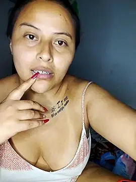 Snapshot of yelezia chatting on 8, 10, 2025 yelezia online show from 8, 10, 2025