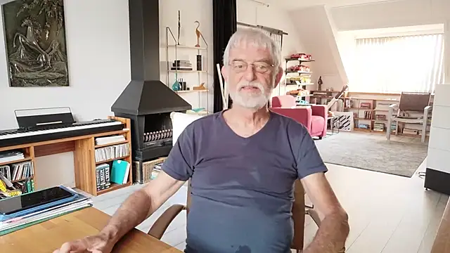 Snapshot of ewaldwillems99 chatting on 5, 7, 2026 ewaldwillems99 online show from 5, 7, 2026