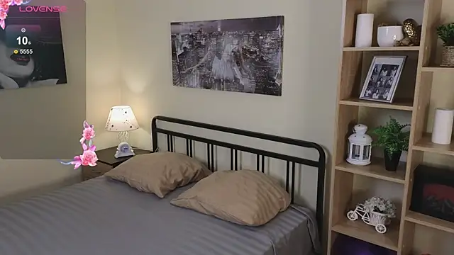 Snapshot of Bonnie_Nunez chatting on 8, 11, 2025 Bonnie Nunez online show from 8, 11, 2025