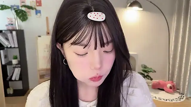 Momo-xx online show from 4, 10, 2025