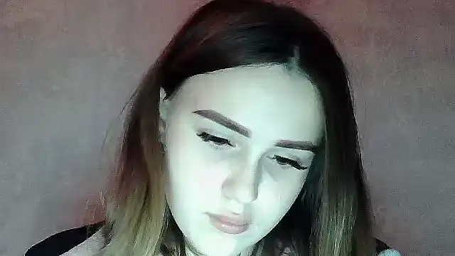 SweetLoraa online show from 1, 12, 2025