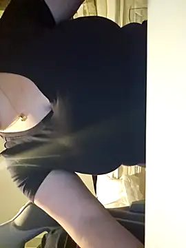 Snapshot of itsCuteTits chatting on 5, 11, 2025 itsCuteTits online show from 5, 11, 2025