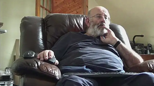 Snapshot of janzer13 chatting on 18, 9, 2025 janzer13 online show from 18, 9, 2025