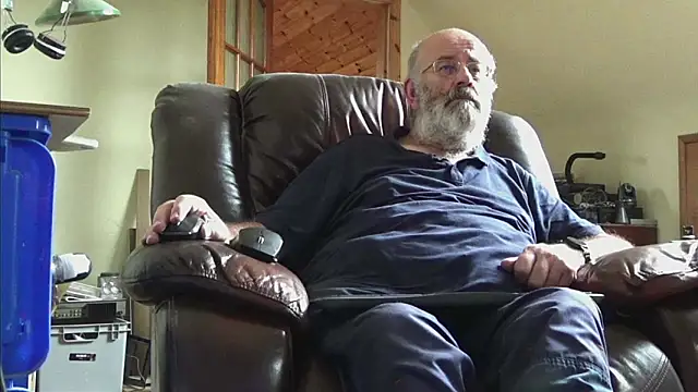 Snapshot of janzer13 chatting on 1, 10, 2025 janzer13 online show from 1, 10, 2025