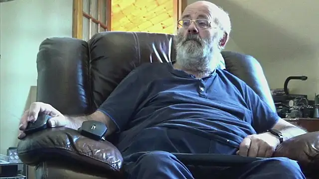 Snapshot of janzer13 chatting on 6, 10, 2025 janzer13 online show from 6, 10, 2025