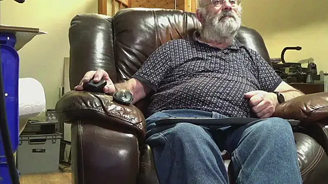 Snapshot of janzer13 chatting on 11, 11, 2025 janzer13 online show from 11, 11, 2025