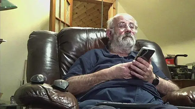 Snapshot of janzer13 chatting on 17, 11, 2025 janzer13 online show from 17, 11, 2025