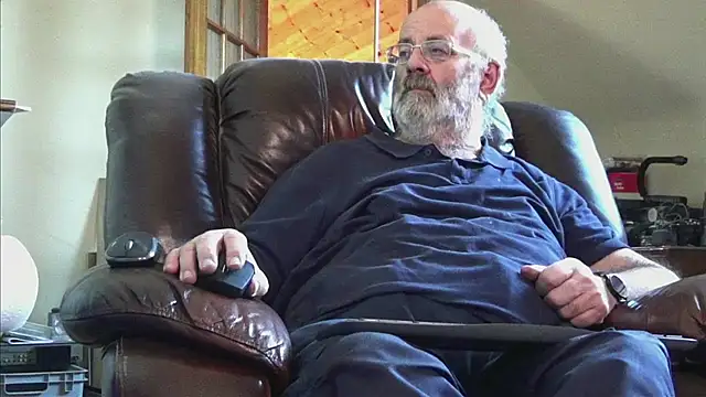 Snapshot of janzer13 chatting on 19, 11, 2025 janzer13 online show from 19, 11, 2025