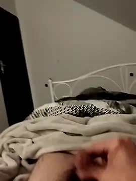 Snapshot of tip_hard_cock chatting on 29, 10, 2025 tip hard cock online show from 29, 10, 2025