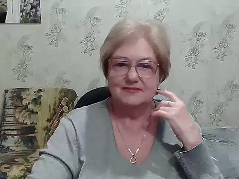 Snapshot of Renata62011 chatting on 4, 11, 2025 Renata62011 online show from 4, 11, 2025