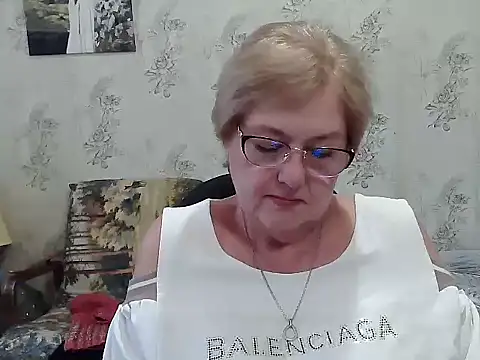 Snapshot of Renata62011 chatting on 5, 11, 2025 Renata62011 online show from 5, 11, 2025