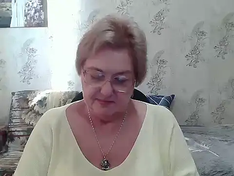 Snapshot of Renata62011 chatting on 14, 11, 2025 Renata62011 online show from 14, 11, 2025