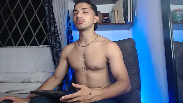 ArturoCardona  online show from 10, 4, 2026