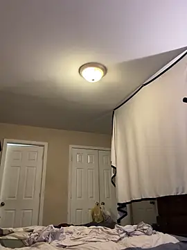 KeYBuMp323 online show from 18, 9, 2025