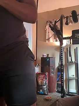 KeYBuMp323 online show from 5, 10, 2025