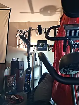 KeYBuMp323 online show from 7, 10, 2025