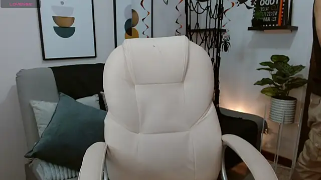   Damian    online show from 2, 11, 2025