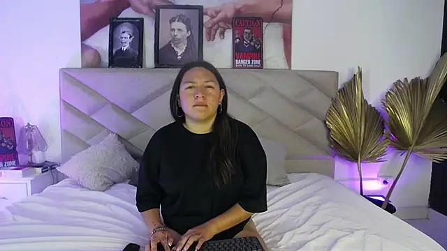 BellaRoux1 online show from 9, 10, 2025