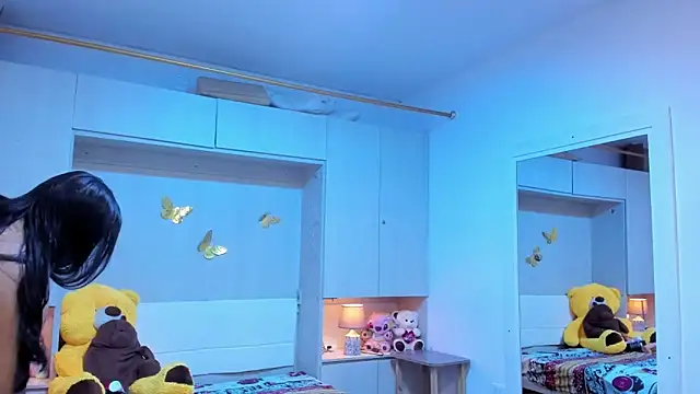 LilyWhitney online show from 18, 4, 2026