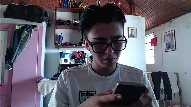 BADBOY200402 online show from 9, 10, 2025