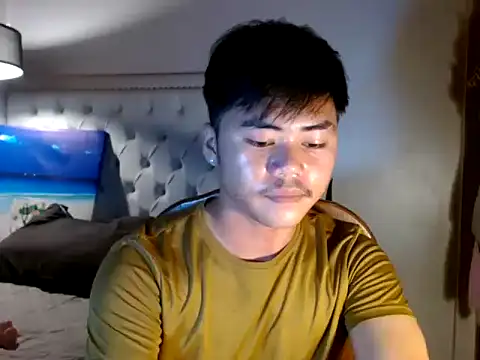 hot emman online show from 4, 4, 2026