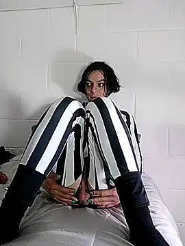 oxxy jean online show from 3, 2, 2026