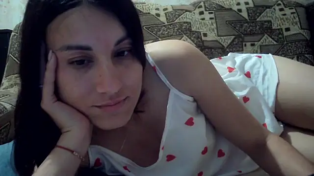 kiss lovely  online show from 19, 5, 2026