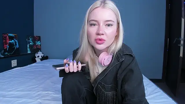 Lillie Berry online show from 22, 5, 2026