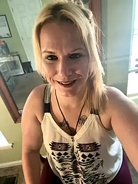 Snapshot of RhondaRump chatting on 20, 9, 2025 RhondaRump online show from 20, 9, 2025