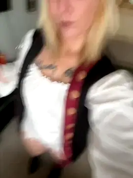 Snapshot of RhondaRump chatting on 15, 10, 2025 RhondaRump online show from 15, 10, 2025