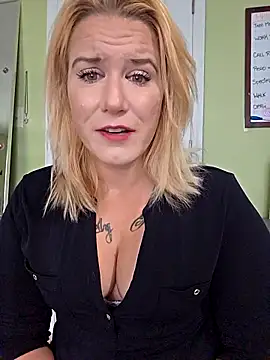 Snapshot of RhondaRump chatting on 26, 10, 2025 RhondaRump online show from 26, 10, 2025