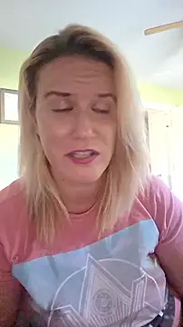 Snapshot of RhondaRump chatting on 14, 11, 2025 RhondaRump online show from 14, 11, 2025