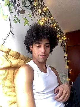 Snapshot of Oliver_11Ed chatting on 13, 12, 2025 Oliver 11Ed online show from 13, 12, 2025