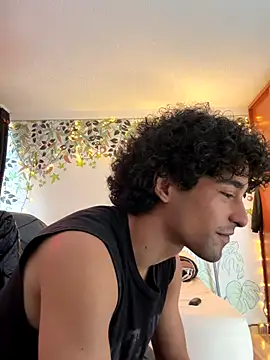 Snapshot of Oliver_11Ed chatting on 5, 1, 2026 Oliver 11Ed online show from 5, 1, 2026