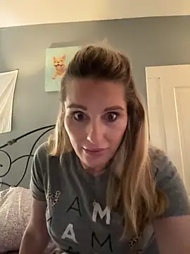 BaddieBossXX2 online show from 16, 11, 2025